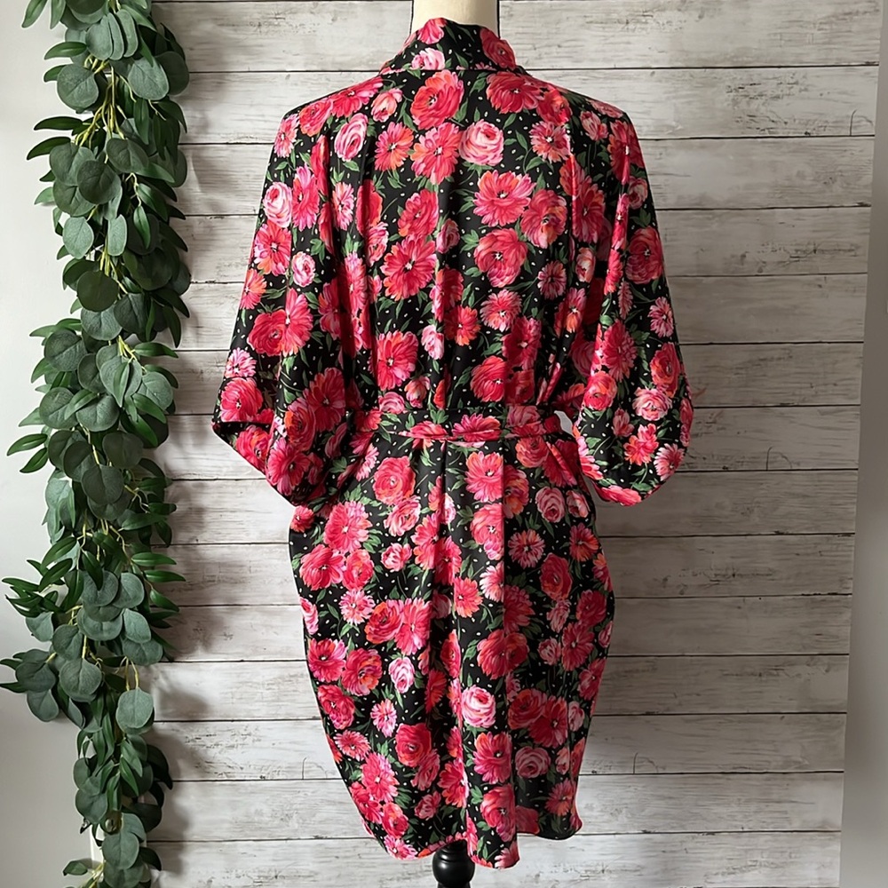 “Silky” Floral Robe with Pockets - Picture 6 of 10